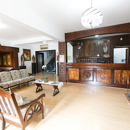 Hotel 13 Linden Трези-Тилиас Экстерьер фото